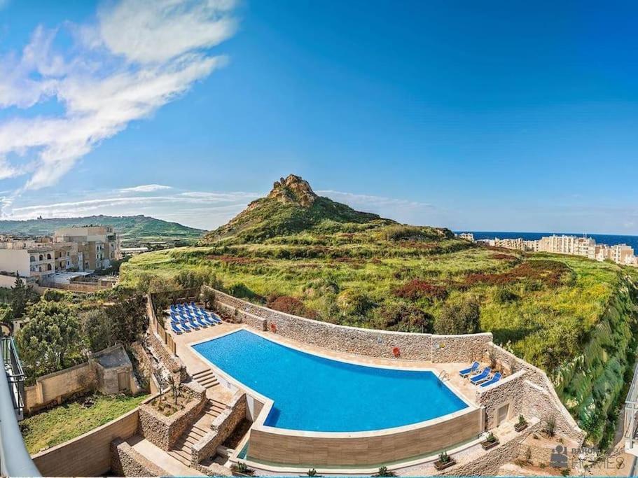 Dreams Of Holiday. Apartment With Pool Марсалфорн Экстерьер фото
